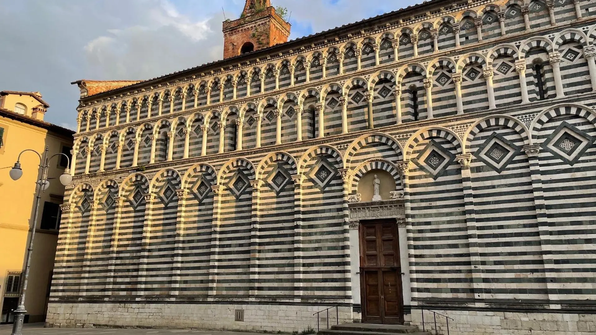 Palazzo Bracciolini Nel Cuore Della Citta Pistoia Italy