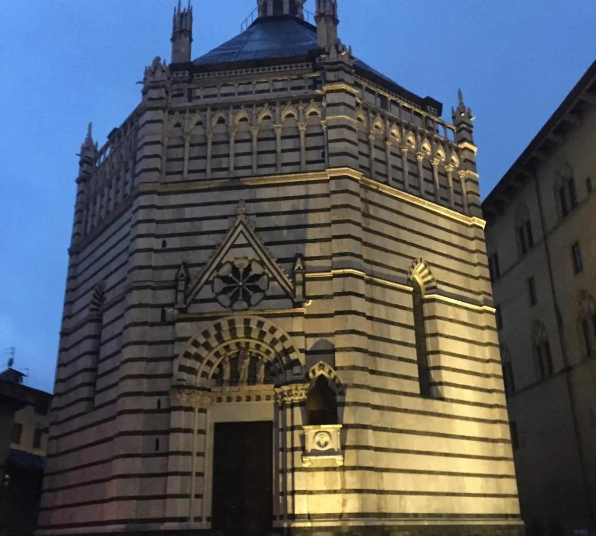 Palazzo Bracciolini Nel Cuore Della Citta Pistoia Italy