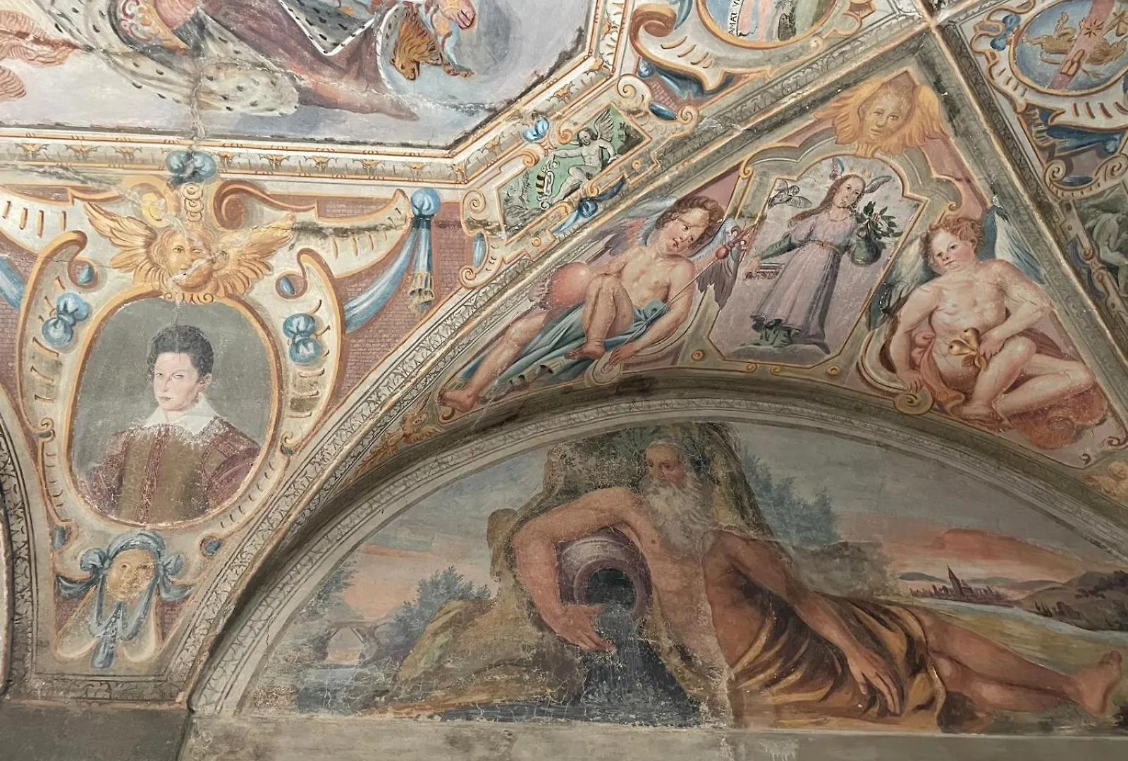 Palazzo Bracciolini Nel Cuore Della Citta Pistoia